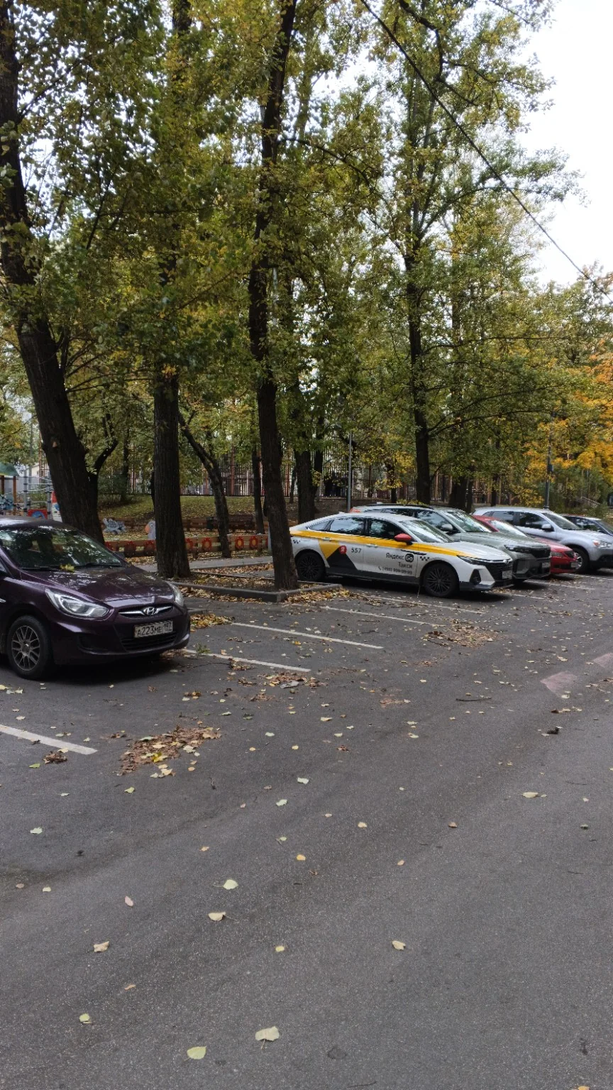Парковка во дворе